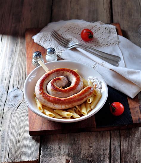 We did not find results for: Salsiccia Di Maiale Cruda In Una Padella Del Ghisa Su Un ...