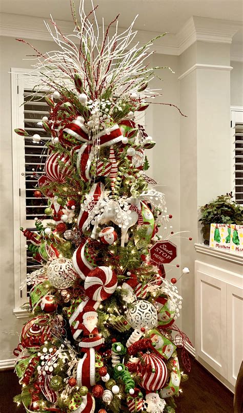 Christmas Trees Decorated With Flowers Idalias Salon