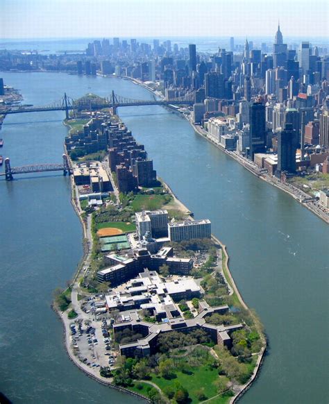 Roosevelt Island Just Take The Elevator On The Queensboro Bridge