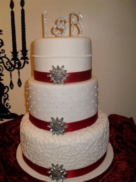 Find over 100+ of the best free wedding cake images. Picture Of a white Christmas wedding cake decorated with ...
