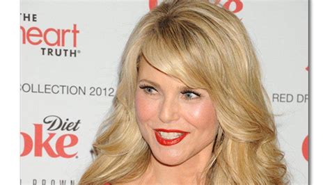 Christie Brinkley 63 Poses For Si Swimsuit Issue With Daughters Fox