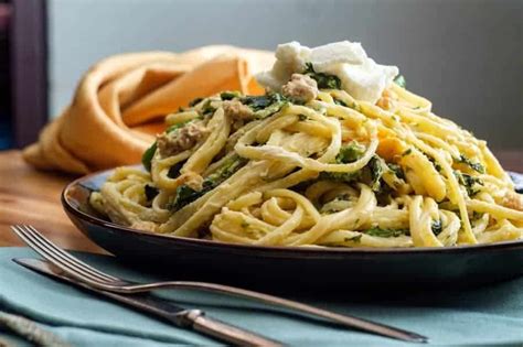 Pasta Con Ricotta Salsiccia E Broccoli Surgelati Ricette In Minuti