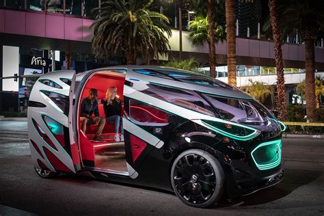 Mercedes Benz Reveals Vision Urbanetic Autonomous Van Concept