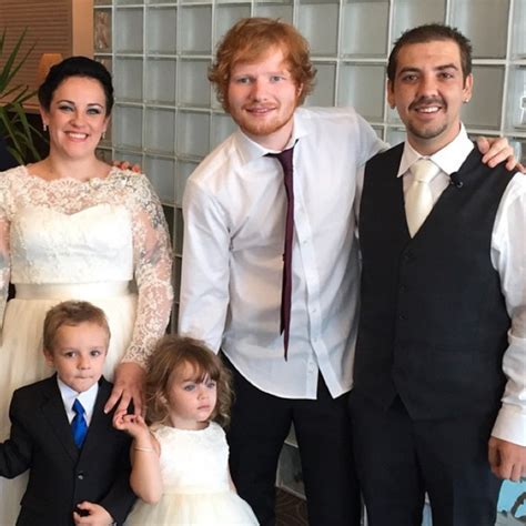 Aw Ed Sheeran Surprises Couple At Wedding To Sing Watch The Video