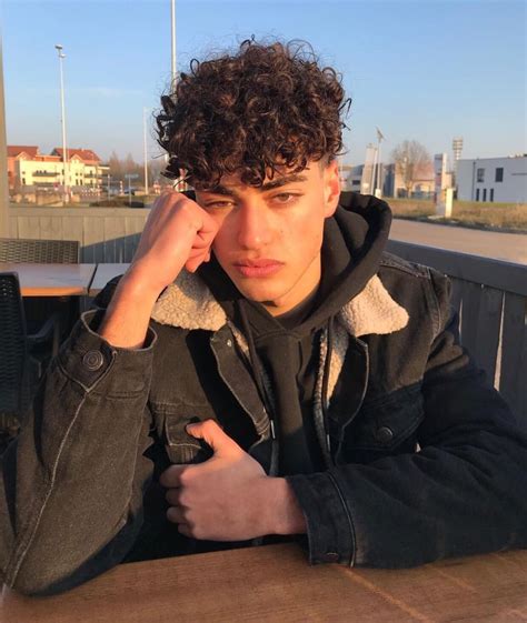 Maybe you would like to learn more about one of these? Newest For Tumblr Curly Hair Aesthetic Boy - Ring's Art