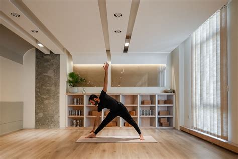 Gallery Of Tru3 Yoga Studio Itginteriors 17 In 2020 Yoga Studio