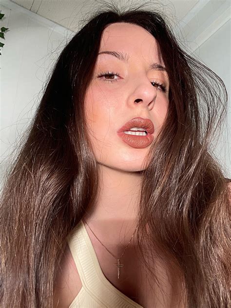 beyond your wildest dreams 💋 : r/LipsAndMouthFetish