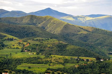 But it offers similar opportunities for wildlife watching and some amazing and varied landscapes, all for low prices and so close together you can do it all in a day (if you would want to). Swaziland Nature Image | Pictures of Nnature