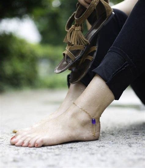 15 Adorable Diy Anklets To Show Off On The Beach Ankle Bracelets Diy