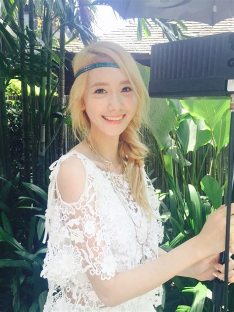 Snsd Yoona Greets Fans With Her Lovely Party Picture Wonderful Generation