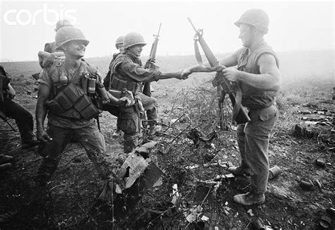 07 Apr 1968 Khe Sanh Vietnam Soldiers In Khe Sanh Meeting Backup