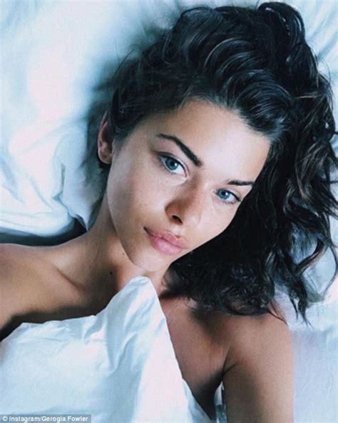 Vs Model Georgia Fowler Topless In Makeup Free Selfie Daily Mail Online