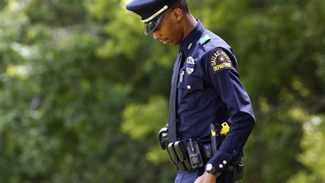 Police Departments In The Us Are Practicing Mindfulness To Reduce