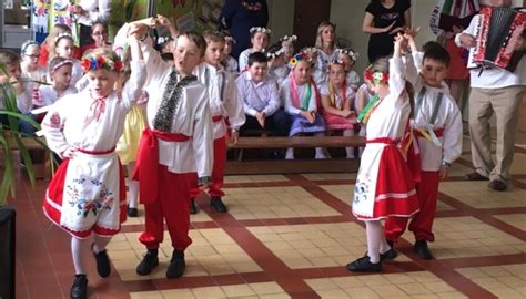 День вишиванки запропонувала відзначати українська того року вишиванки одягла велика кількість студентів. Свято української вишиванки відбулося у Словаччині
