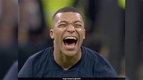 Kylian Mbappes Reaction To Harry Kanes Missed Penalty In Fifa World Cup Quarter Final Goes