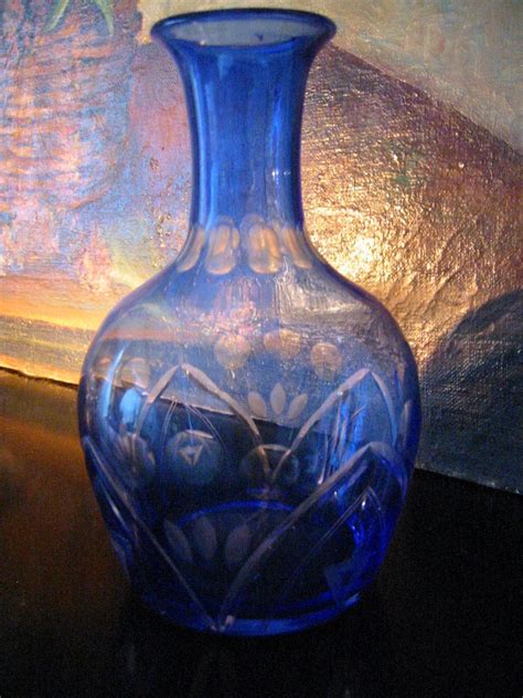 Elegant Blue Glass Art Deco Vase Hadir