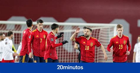 Cuando se disputaban 10 de la segunda parte, un ataque español que comenzó desde la derecha, finalizó por el otro costado y le llegó a jordi alba. Calendario de partidos de España en la Eurocopa 2020-2021 ...