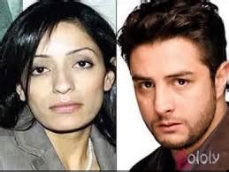 هاجمت السيدة نادية السقا والدة الفنان أحمد السقا، الفنانة مها احمد، وذلك بعد تدوينتها التي اتهمت فيها أحمد السقا ببعض التهم الغريبة. احمد الشقيري وزوجته واولادة - اجمل جديد