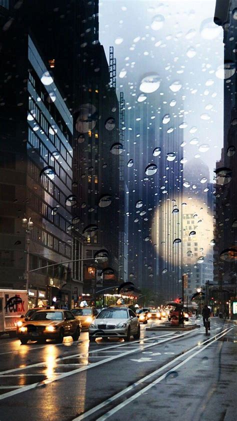 Rainy City Street Wallpaper