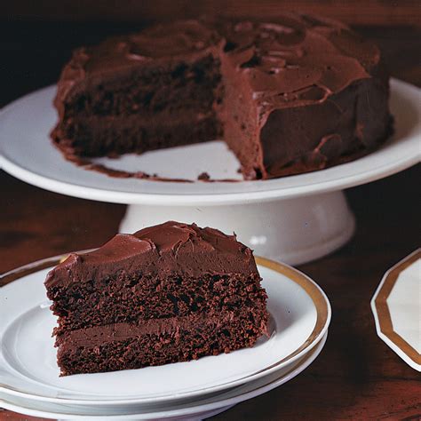 Cut shortening in thoroughly with a pastry blender until mixture resembles breadcrumbs. Old-Fashioned Chocolate Cake