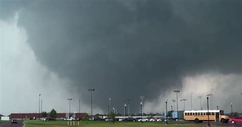 Video Looking Back To Moore Oklahoma 1 Year After The Deadly F5