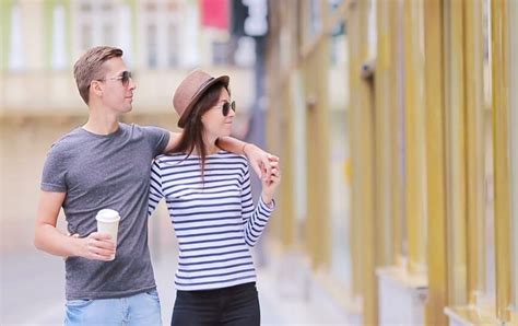 Jangan lupa juga untuk membagikan artikel singka ini kepada. Cerpen Cinta Romantis dan Haru, Bikin Makin Sayang Sama ...