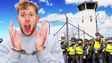 Fake Escaped Prisoner Prank Youtube