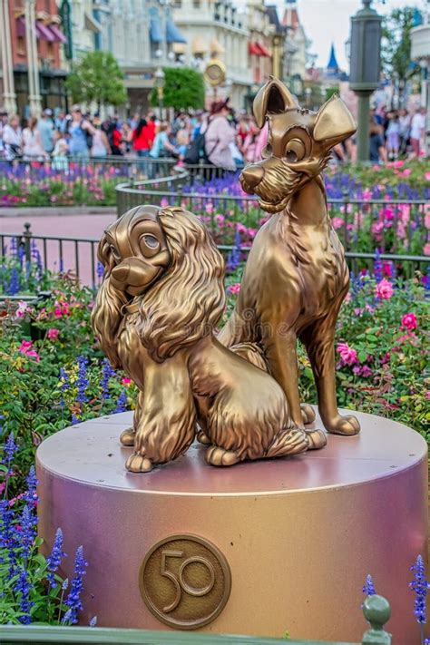 Lady And The Tramp Gold Statue 50th Anniversary Disney Editorial Stock