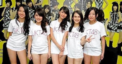 Jkt48 Members Of Jkt48 Heading For Japan To Attend The Special Event With Jkt48 At Akb48 Cafe