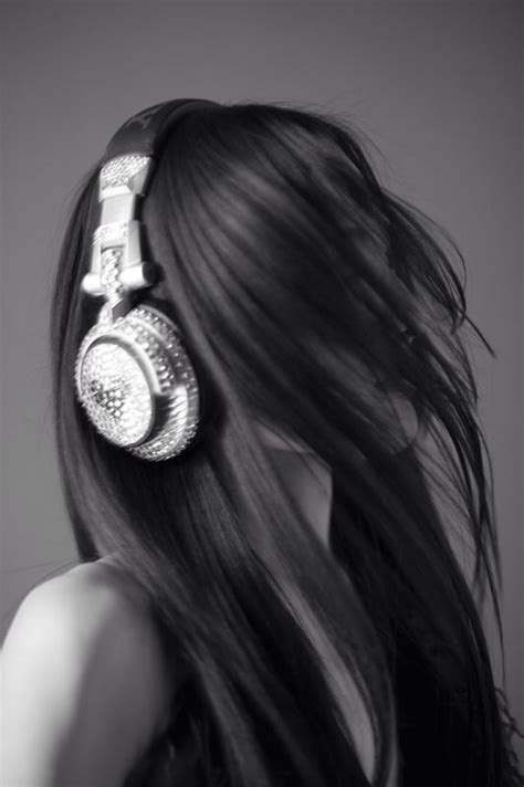 Pin By Irene Ramirez On Task Girl With Headphones Music Photography
