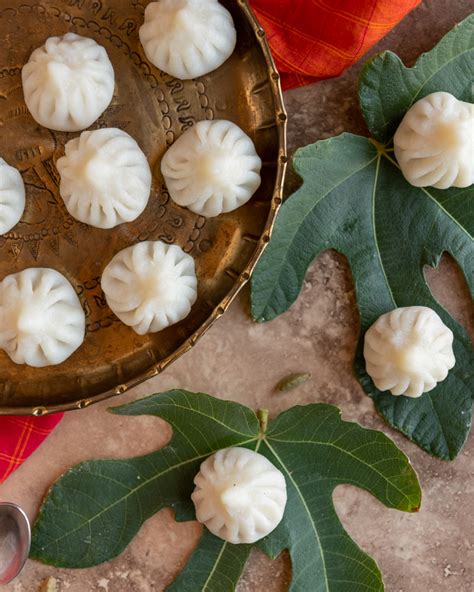 Ukdiche Modak Steamed Sweet Coconut Dumplings Nuts For Naan