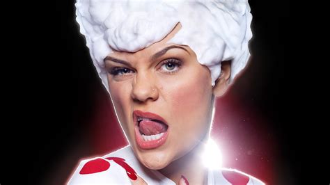 Jessie J Shaves Head For Comic Relief Cbbc Newsround