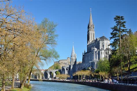Guided Walking Tour Of The Sanctuary Of Our Lady Of Lourdes