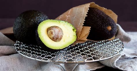 Avocado schnell reifen lassen Mit diesem Trick klappts