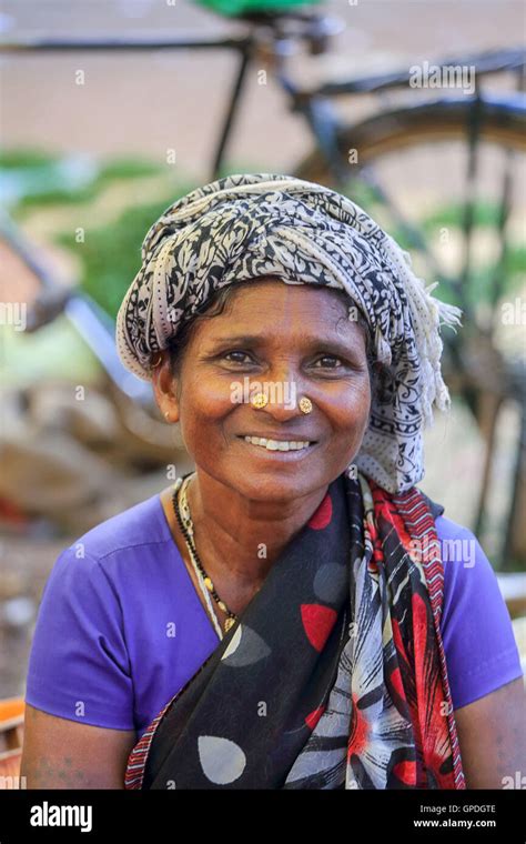 muria tribe tribal woman haat market haat bazaar jagdalpur bastar chhattisgarh india