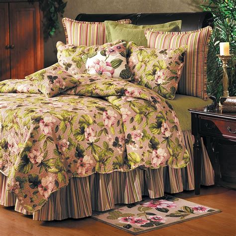 And the right bedding is a great place to kohl's has an amazing assortment of king bedding sets and comforter sets to help you create a relaxing and comforting bedroom oasis! Pink King Quilt Bedding | Kohl's