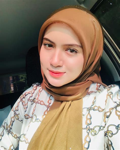 Malay Beautiful Hijaber Asyiqin Khairi Cute Pemuja Wanita