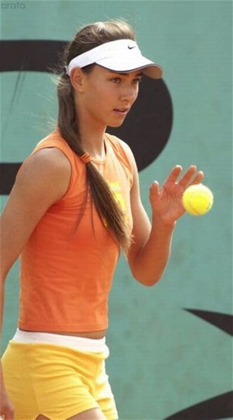 Hot Female Tennis Players Pics Photos Wallpapers