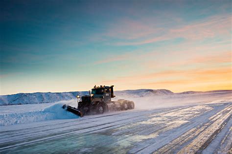 Apparently the ice road can get pretty bumpy and uneven, expecially where it turns into the ocean, but our ride was very smooth (the first time i can. Ice Roads Ease Isolation in Canada's North, but They're Melting Too Soon - The New York Times