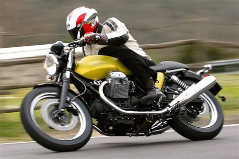 Lowered bars, a flat seat with integrated rear. 2012 Moto Guzzi V7 Cafe Classic | Top Speed