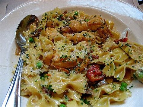 Lunch size farfalle with chicken and roasted garlic yelp 23. Farfalle with chicken and roasted garlic - Cheesecake Factory | Farfalle recipes, Pasta dishes ...