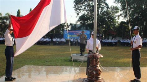 Kpu kota blitar mengajak masyarakat umum khususnya pemilih perempuan untuk mengikuti webinar kartini, literasi, dan demokrasi yang diselenggarakan oleh kpu kota blitar bekerja sama. Kegiatan MPLS SMA Negeri di Kota Blitar, Polisi Ingatkan ...