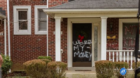 Homes Of Mcconnell Pelosi Vandalised