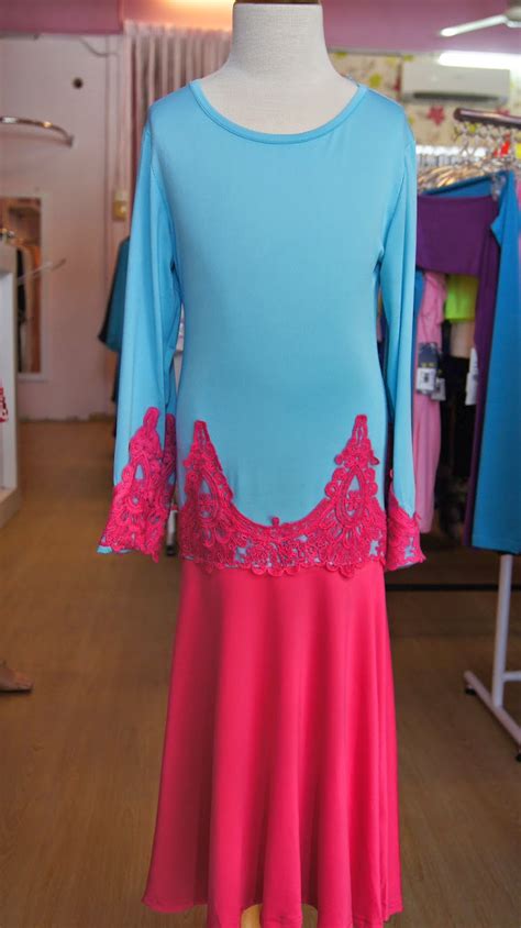 Tidak terlalu labuh atau singkat, rekaan tegap dan selesa. Butik Qaireen: Dress Lace Kanak-kanak murah turqoish+pink