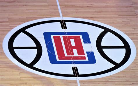 The previous logo featured a buffalo encircled by feathers. Staples Center - Los Angeles Clippers | Stadium Journey