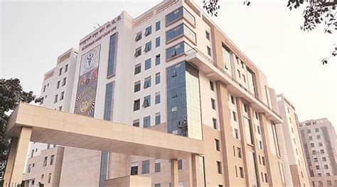 Delhi Eight Floor Opd Block At Aiims For Six Specialities More Depts
