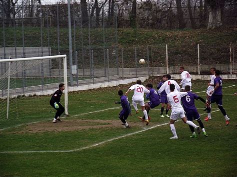 Fost fotbalist din românia, cu peste 250 de meciuri în prima ligă, decedat în urma unui accident fotbal fotbal juniori A - Sport Bacau