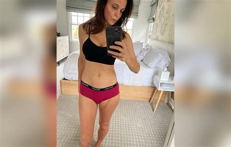 Bethenny Frankel Posts Full Body Unedited Selfie Photo