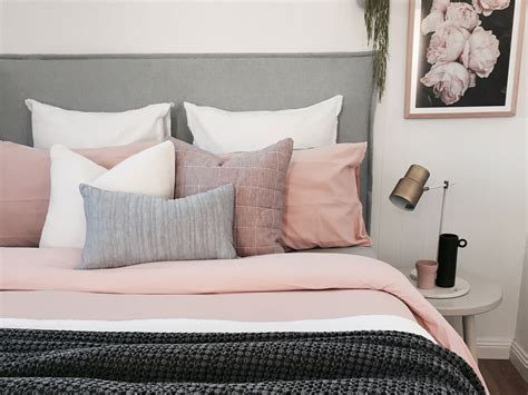 Style Hacks How To Style A Bed With Pretty Products