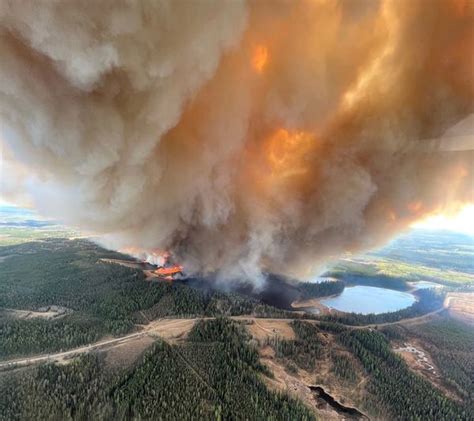 Northern Alberta Wildfires Force 13000 People To Evacuate Their Homes